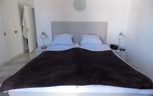 Apartment With Sea View In Puerto Banus