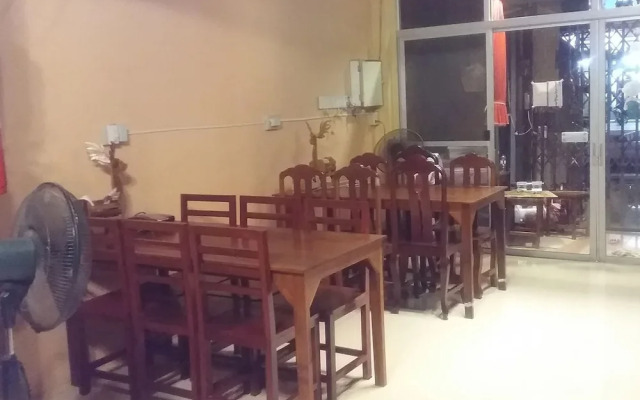 Arunrat GuestHouse - Hostel