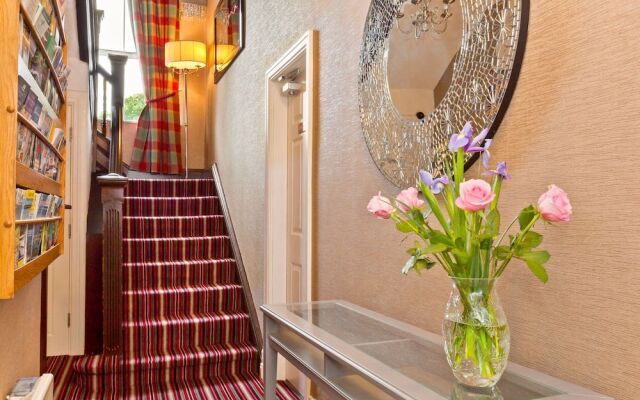 Bowness Bay Suites - Adults only