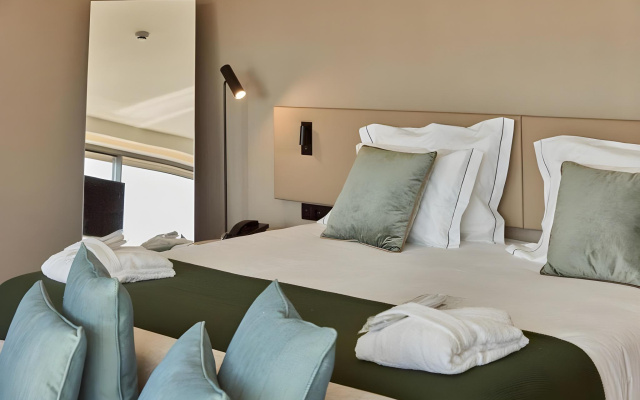 Omid Saldanha Hotel