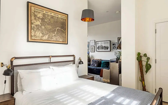 Contemporary Victorian Studio