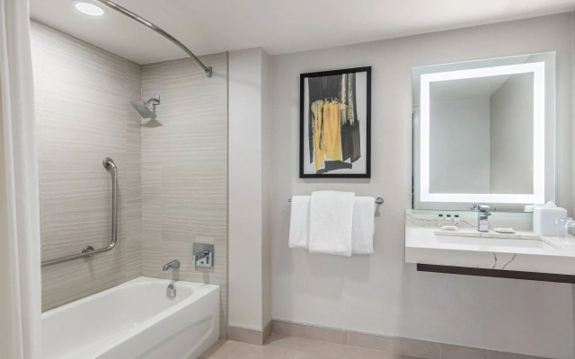 Delta Hotels by Marriott Vancouver Downtown Suites