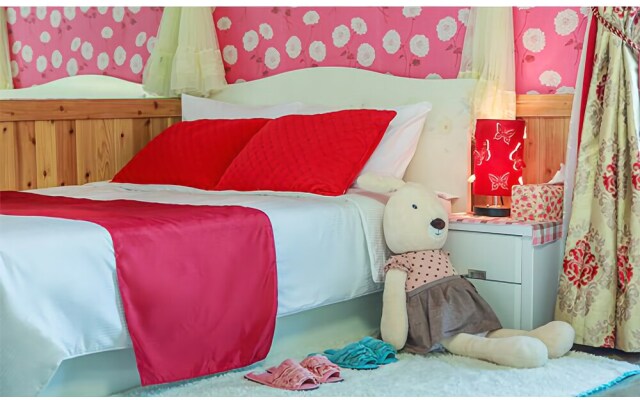 Yangyang Seaglow Rainbow Pension