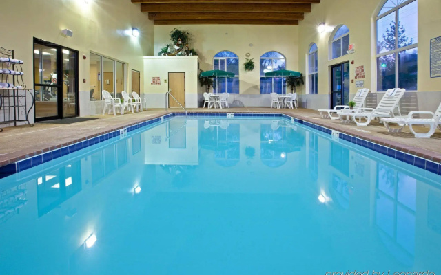 Comfort Inn & Suites Sharonville - Cincinnati North