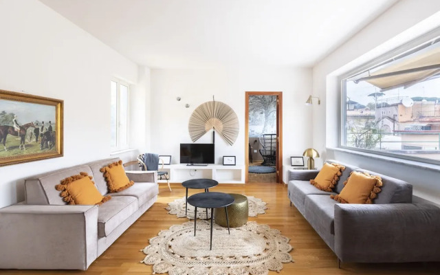 ROMAC - Condotti with terrace