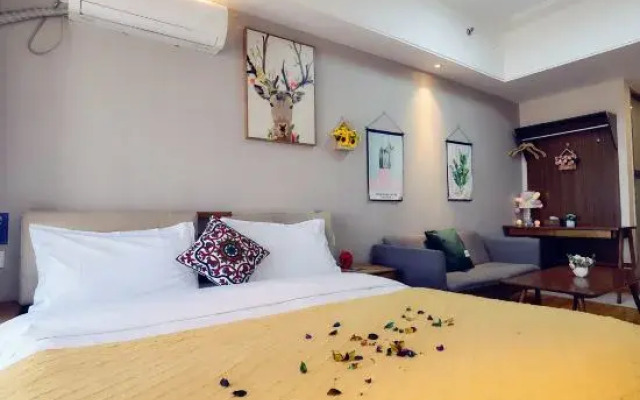 Aurora Apartment (Yangzhou Wanda Store)