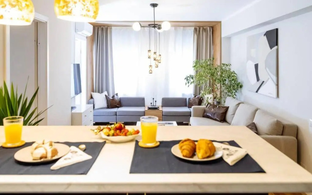 Stunning Views 2BR Intercontinental Flat