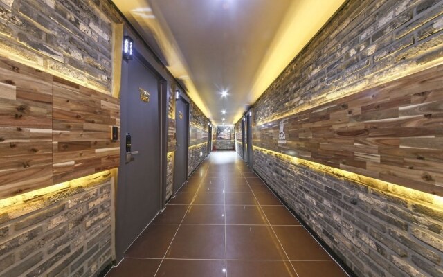 Luxury Motel