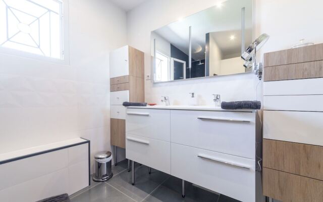 Serene Villa in Saint-Victor-la-Coste with Private Pool