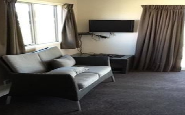 Raglan Holiday Park
