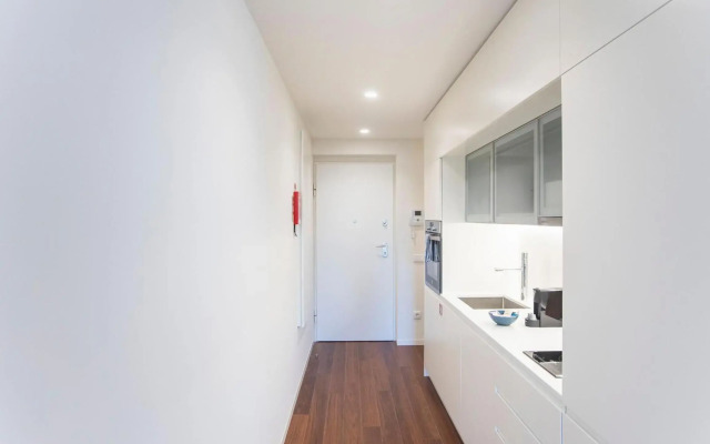 Bombarda Apartments by LovelyStay