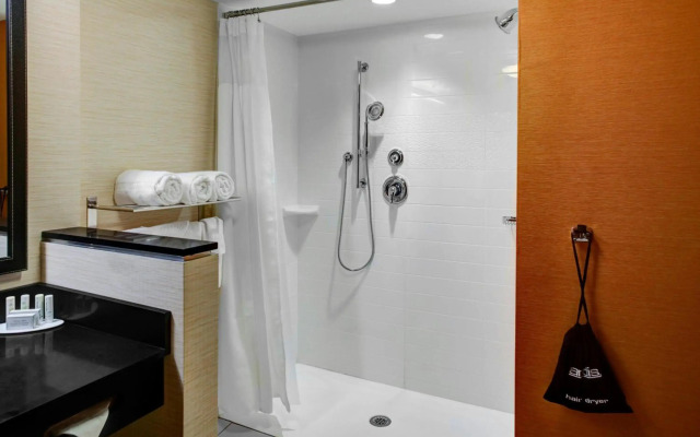 Fairfield Inn & Suites by Marriott Cape Cod Hyannis