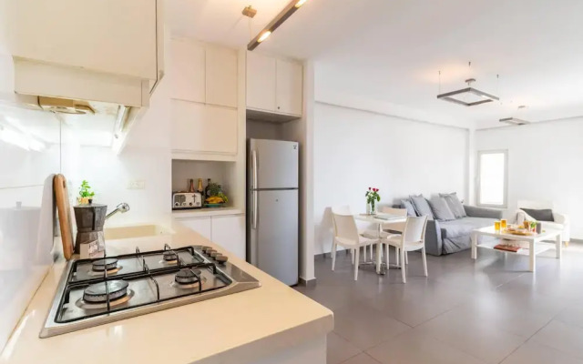 Top Tier Apartment with Swimming Pool