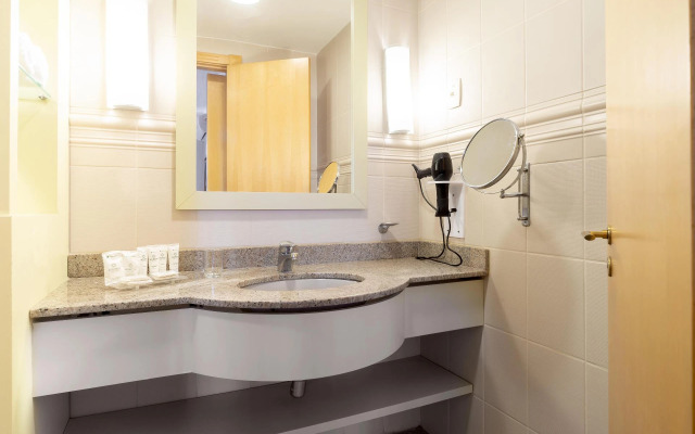 Manhattan Porto Alegre by Mercure