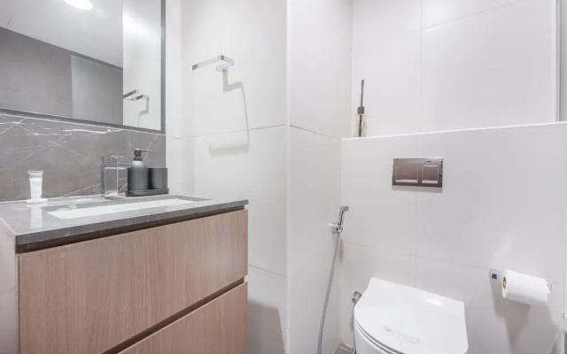 An Eye-captivating Studio in Living Garden 2
