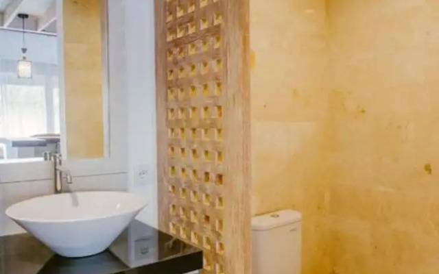 Istha Puri By Dwaraloka