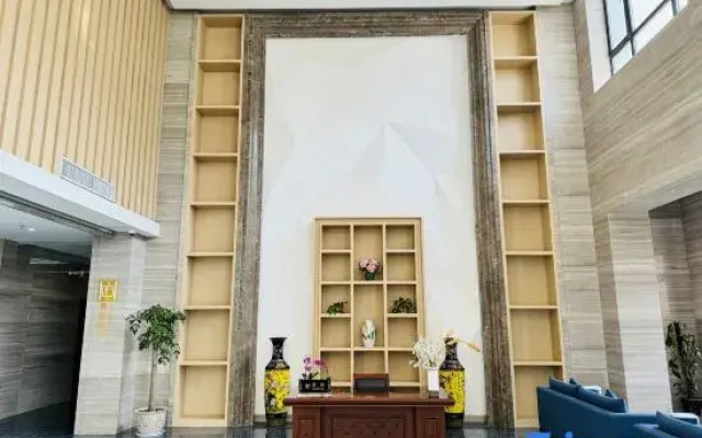 Penglai Culture and Tourism Jincheng Grand Hotel