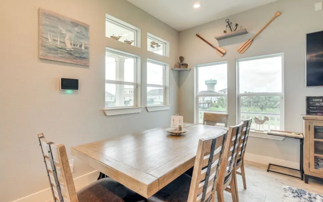 Canal-front Home, Walk to Sea Isle Beach!