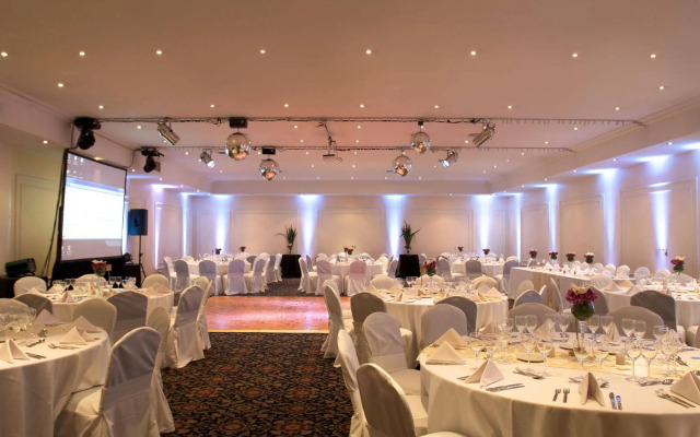 Argenta Tower Hotel & Suites