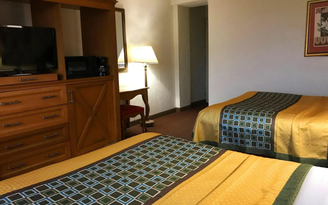 Golden Green Hotel