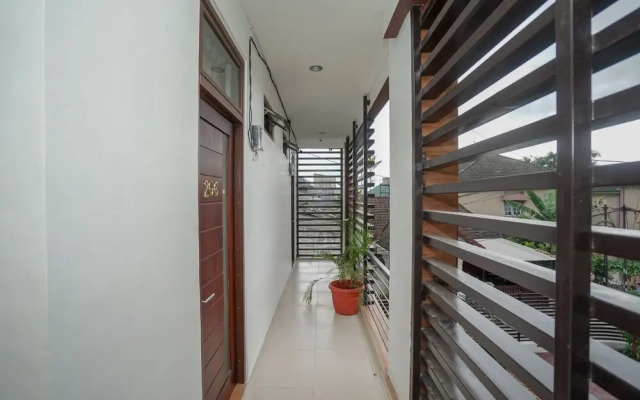 Oyo 932 Griya Mas Residence Syariah