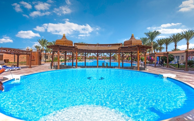 Hawaii Riviera Aqua Park Resort