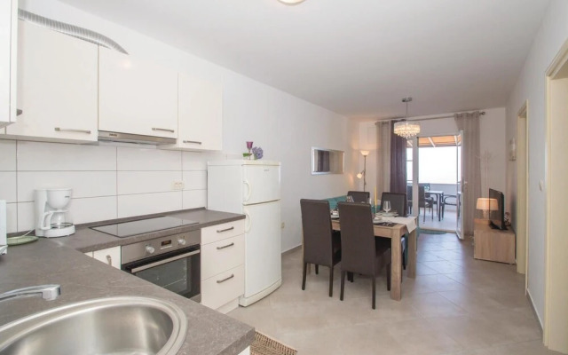 Amazing Home in Dingac-potocine With Wifi and 2 Bedrooms