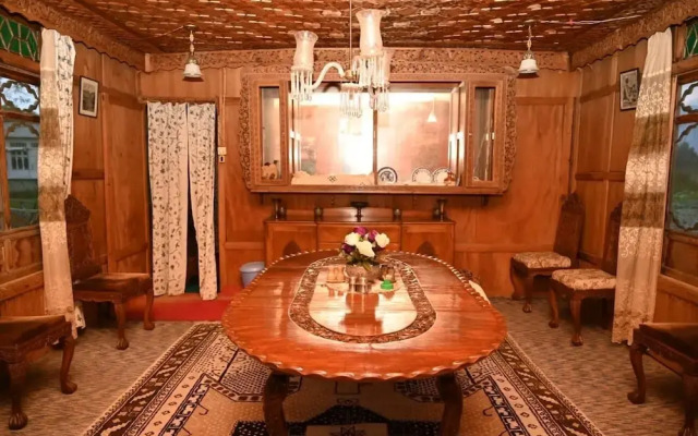 Kings Houseboats
