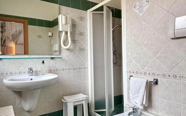 Family Hotel Pinetina Mare