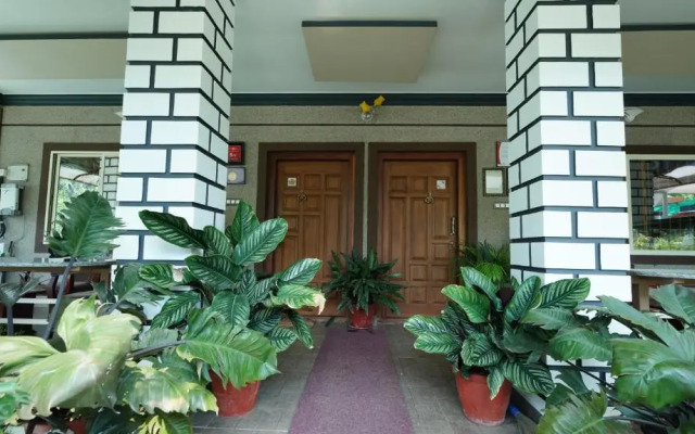 Srinikethana Home Stay with Swimming Pool