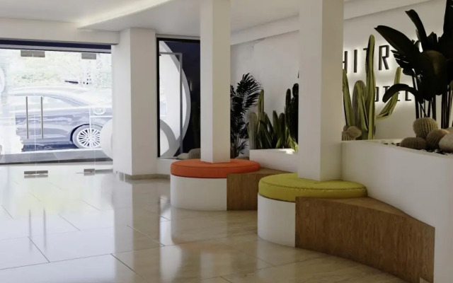 Amphitryon City Hotel