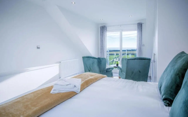 Oasis 2 Bedroom Apartment Ocean Breeze