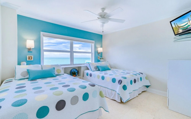 Regatta Beach Club N 913 by Vtrips