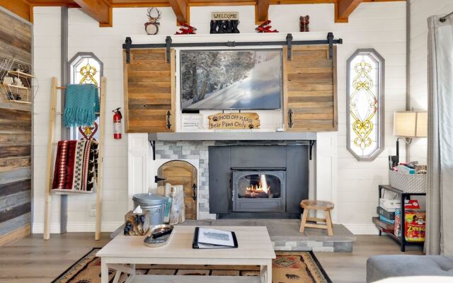 JAY Bird Landing Escape #2308