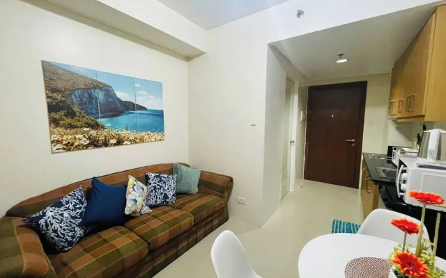 Elegant Pasay City Apartment With Central Heating & Shared Pool