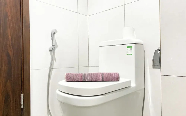 Modern Look Studio At Lrt City Bekasi Apartment