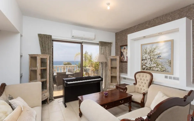 Villa Beach Heaven in Pomos