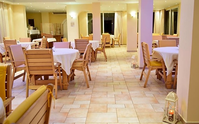 Hotel Klonos - Kyriakos Klonos