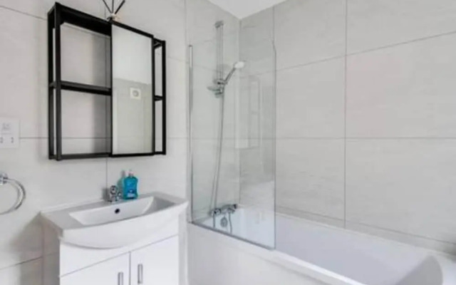 Summertown 4-br Family Home - Bright Spacious
