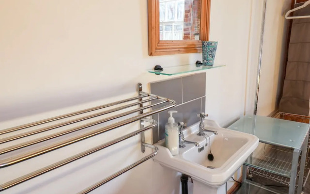 16 St. Sepulchre Street