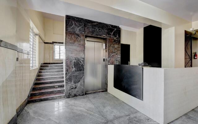 OYO Flagship 13933 Varcity Pearl