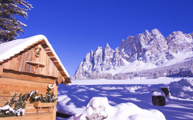 Boutique Hotel Villa Blu Cortina - Elegant 4 Stars Hotel Cortina d'Ampezzo