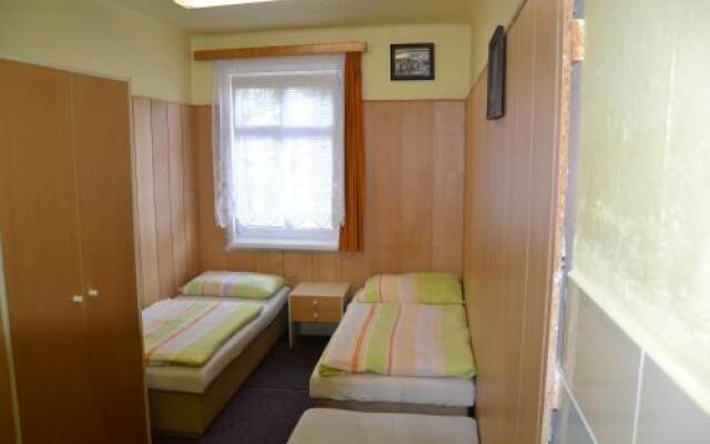 Hostel A Penzion Fortuna