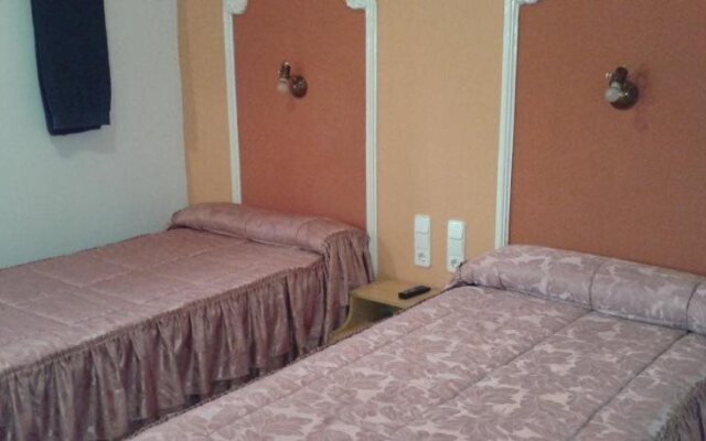 Hostal Porta de Ferro