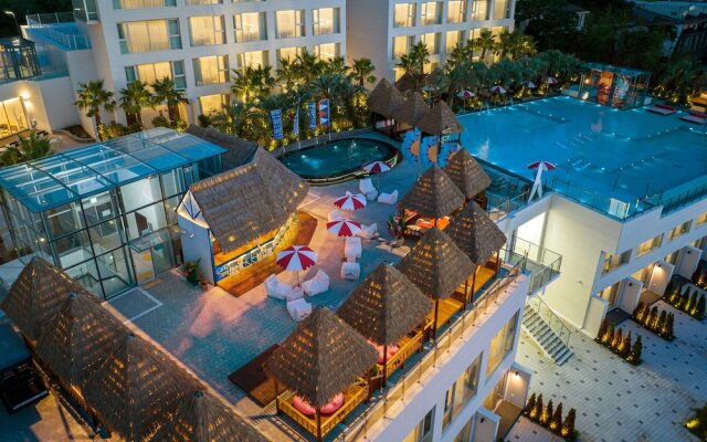 Calacatta Hotel & Resort