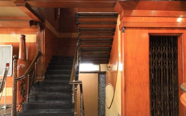 OYO Flagship 42122 Hotel Rahul
