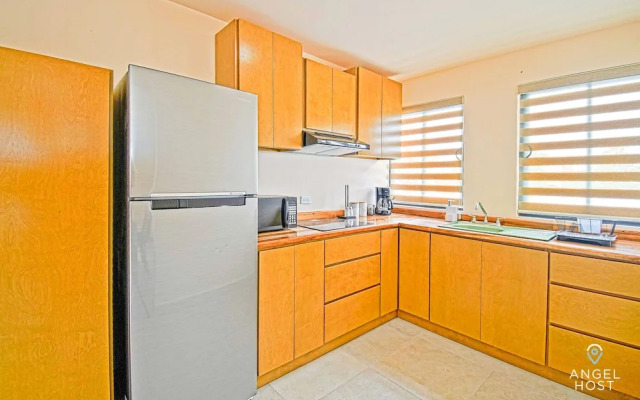 Cozy Stay with onsite Pool Near Malecon