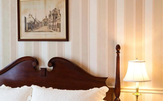 Penn's View Hotel