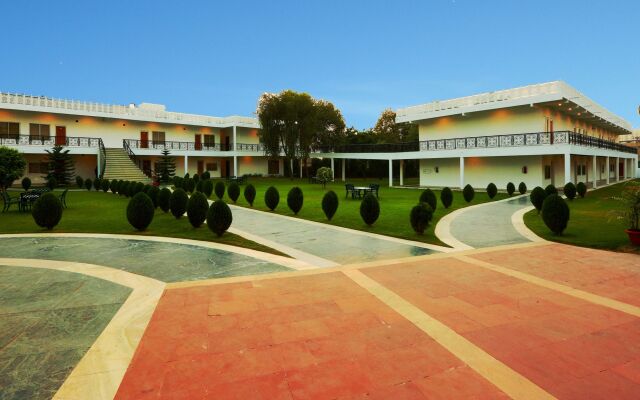Aapno Ghar Resort