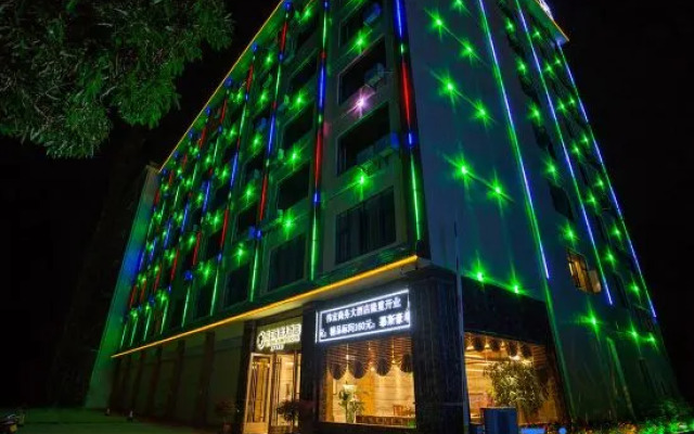 Xishuangbanna Jinghong Weihong Grand Hotel (Airport)